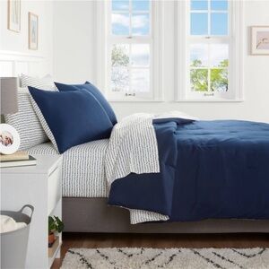 ROOM ESSENTIALS NWT solid microfiber comforter & sheets set -queen